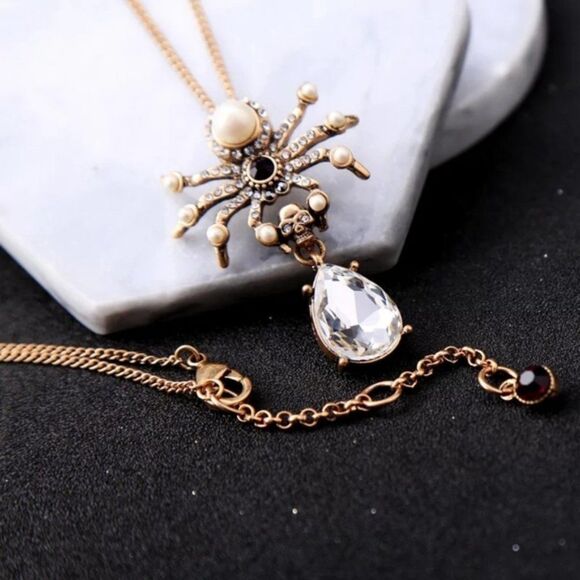 Spider Skull Crystal Pearl Gold Pendant Necklace - Picture 4 of 6
